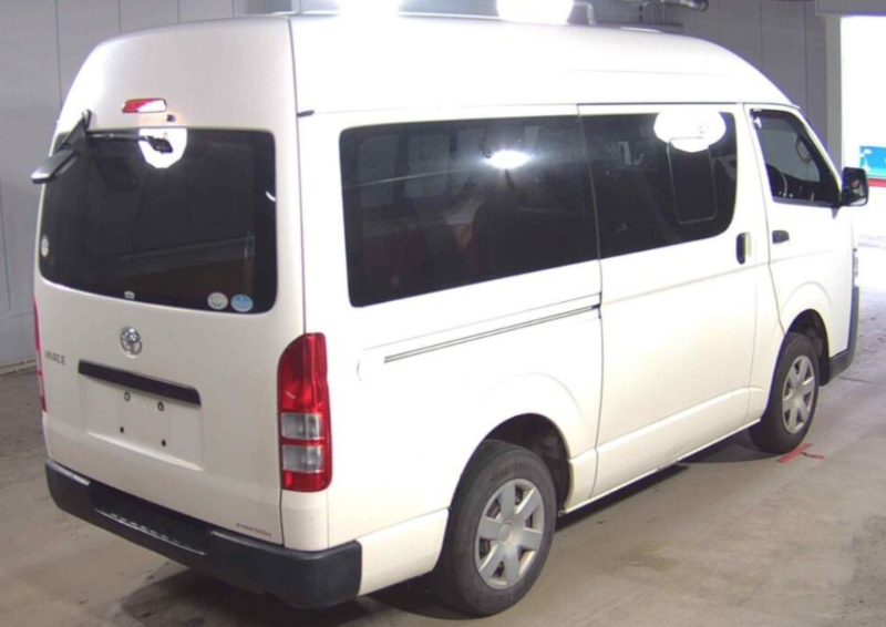  31643  TOYOTA HIACE  2014  