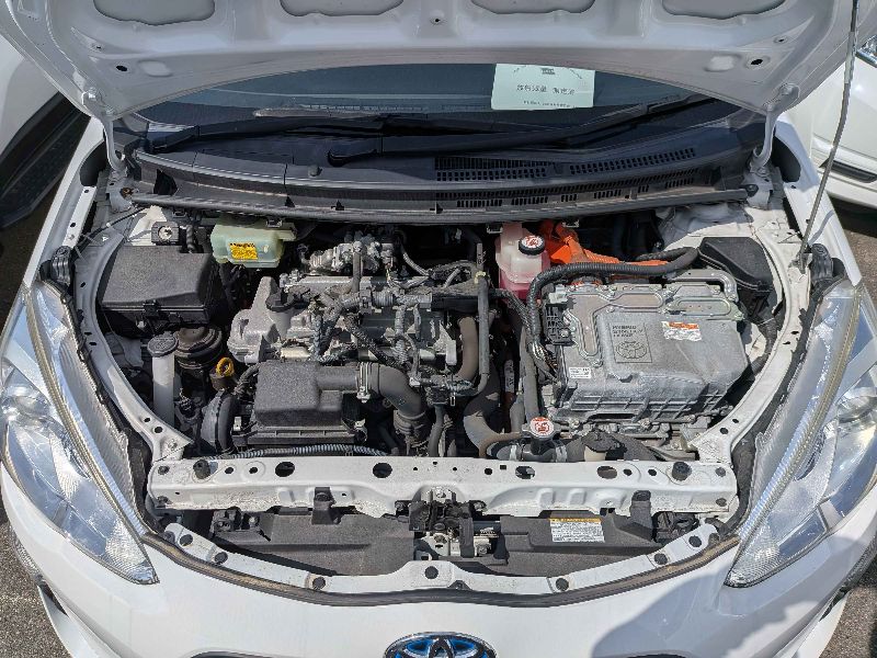  31647  TOYOTA AQUA  2017  