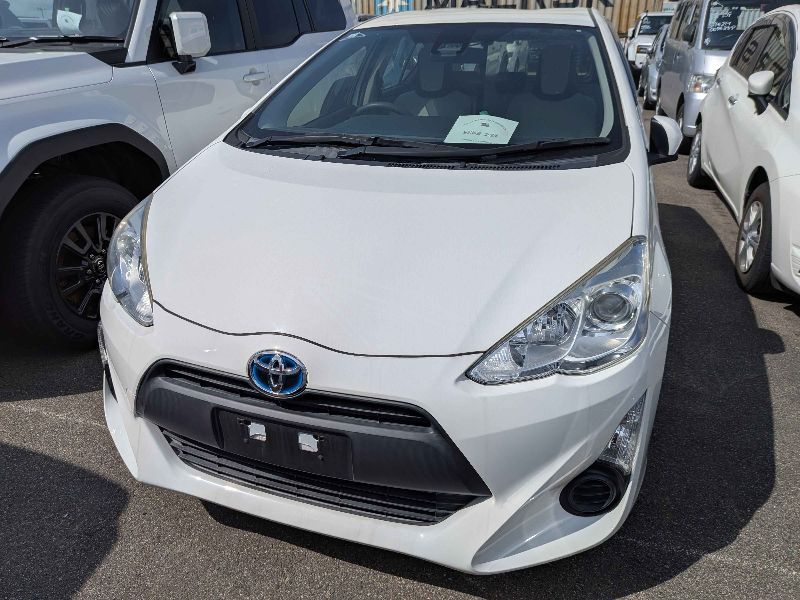 31647  TOYOTA AQUA  2017  