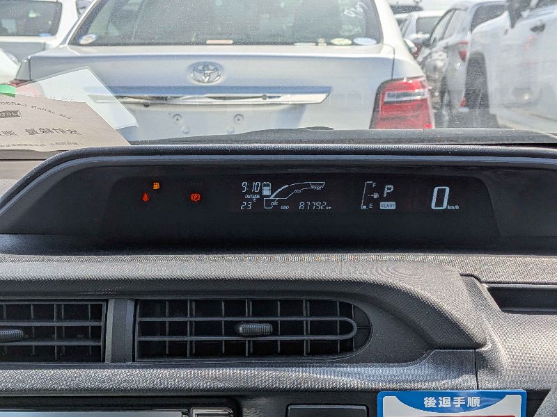  31647  TOYOTA AQUA  2017  