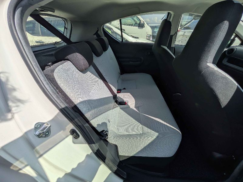  31647  TOYOTA AQUA  2017  