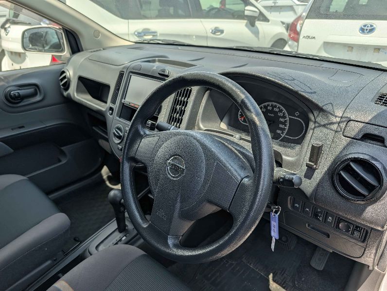  31648  NISSAN AD  2018  