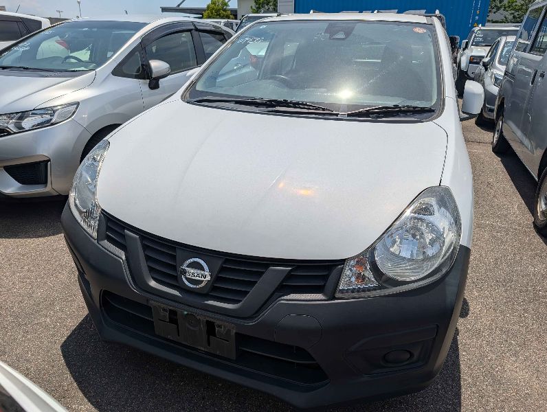  31648  NISSAN AD  2018  