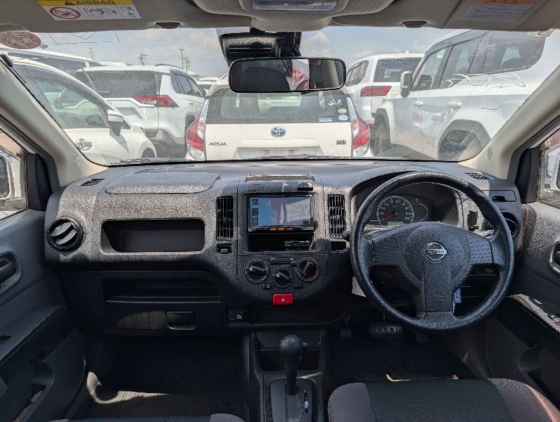  31648  NISSAN AD  2018  
