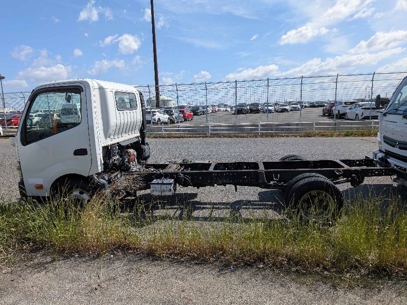  31649  TOYOTA DYNA  2021  
