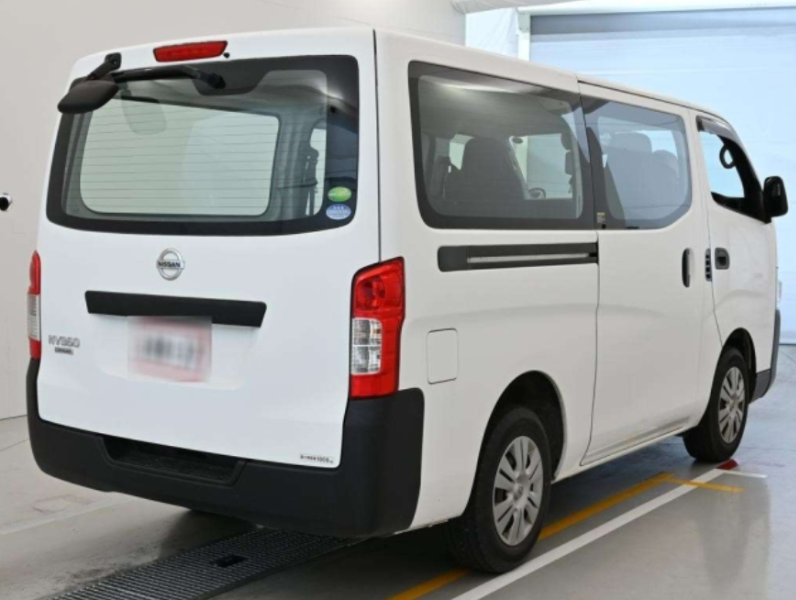  31658  NISSAN CARAVAN  2017  