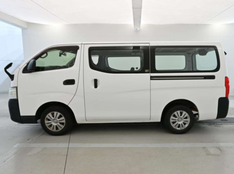  31658  NISSAN CARAVAN  2017  