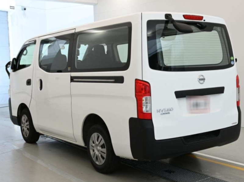  31658  NISSAN CARAVAN  2017  