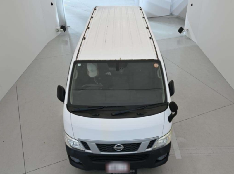  31658  NISSAN CARAVAN  2017  