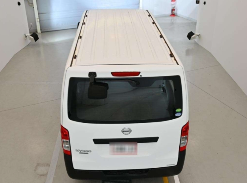  31658  NISSAN CARAVAN  2017  