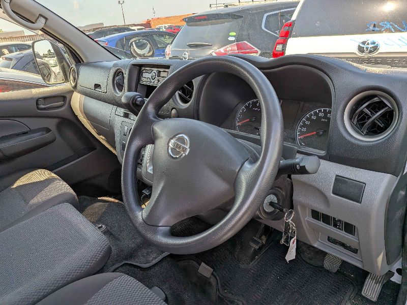  31658  NISSAN CARAVAN  2017  