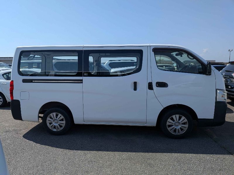  31658  NISSAN CARAVAN  2017  