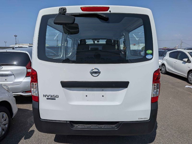  31658  NISSAN CARAVAN  2017  