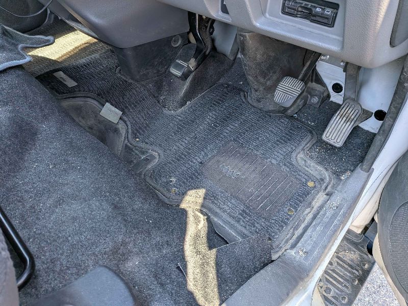  31658  NISSAN CARAVAN  2017  