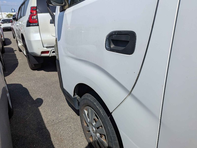  31658  NISSAN CARAVAN  2017  