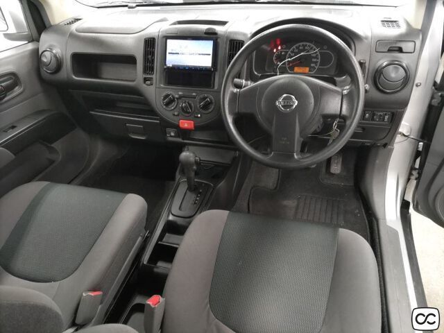  31660  NISSAN AD  2017  