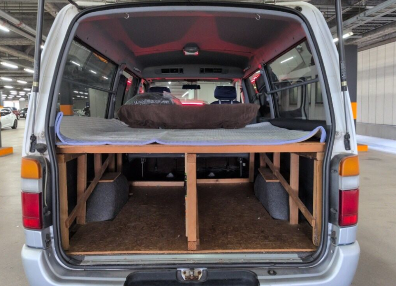  31680  TOYOTA HIACE  2003  