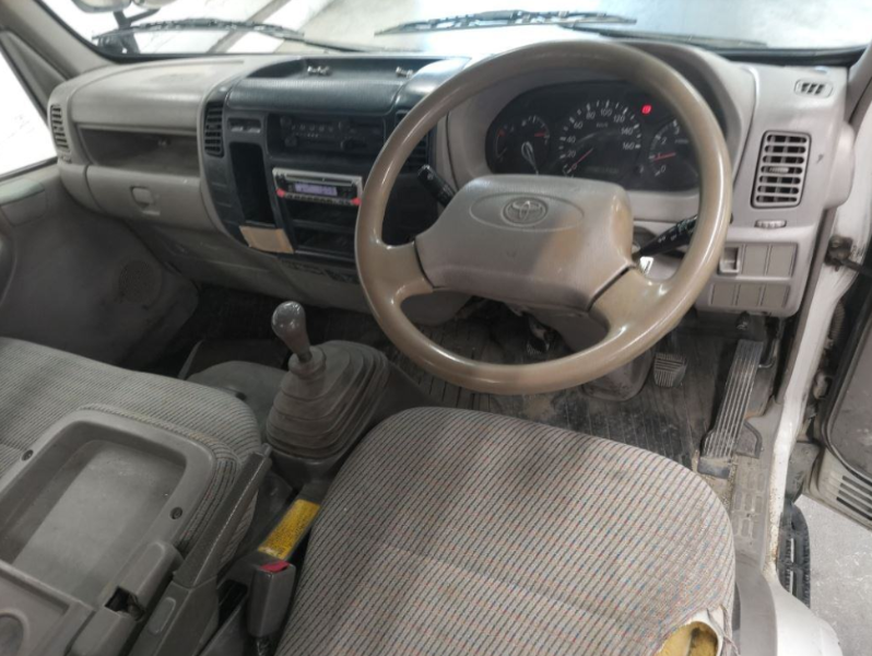  31703  TOYOTA TOYOACE  2002  