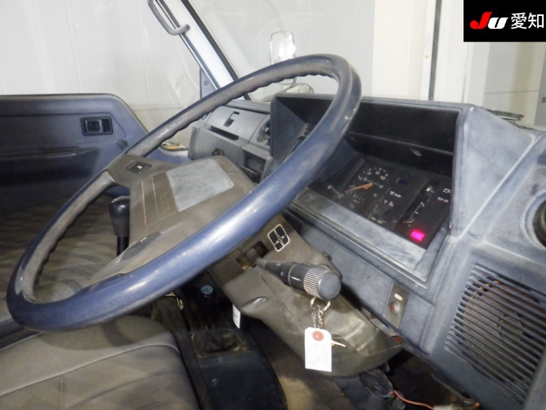  31715  TOYOTA HIACE TRUCK  1990  