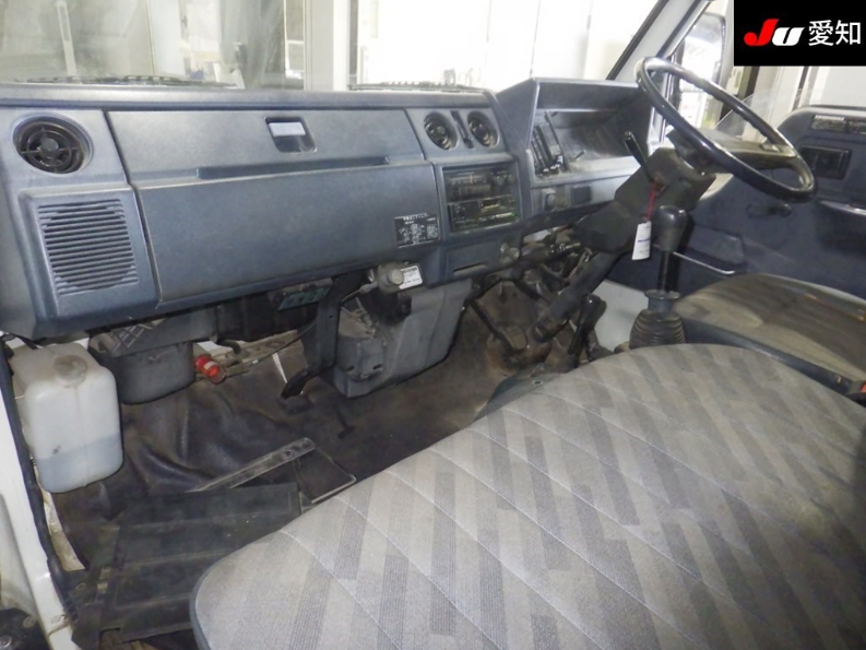  31715  TOYOTA HIACE TRUCK  1990  