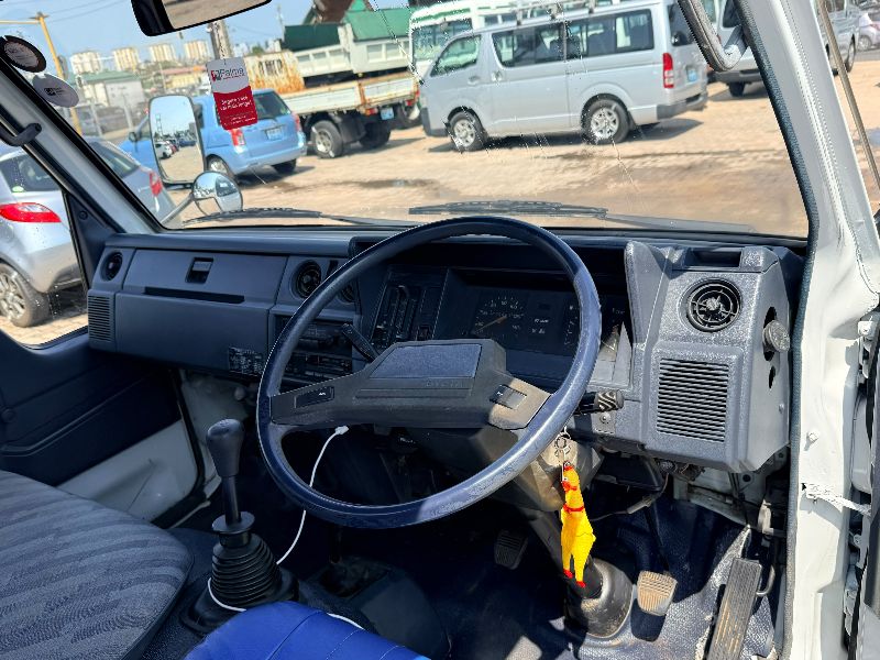  31715  TOYOTA HIACE TRUCK  1990  