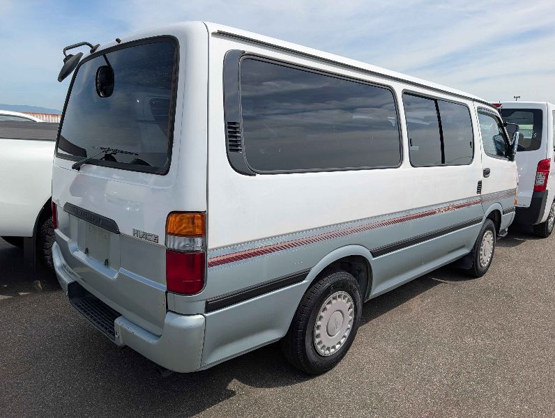  31739  TOYOTA HIACE  1995  