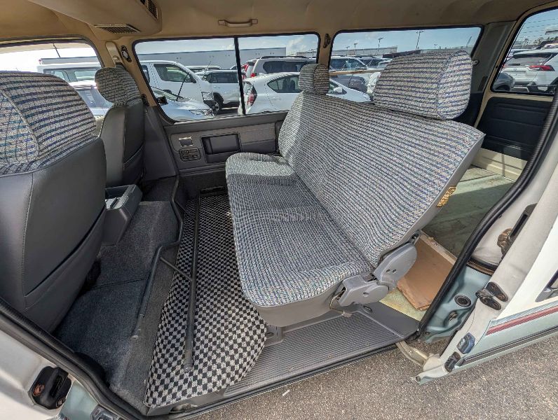  31739  TOYOTA HIACE  1995  