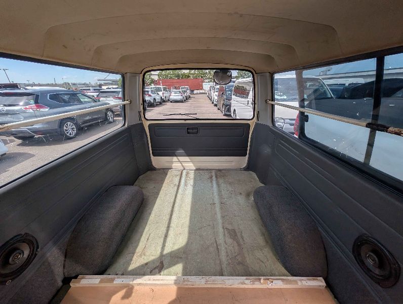  31739  TOYOTA HIACE  1995  