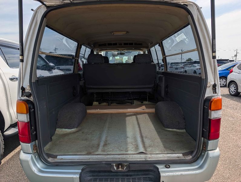  31739  TOYOTA HIACE  1995  