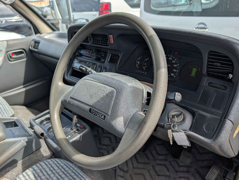  31739  TOYOTA HIACE  1995  