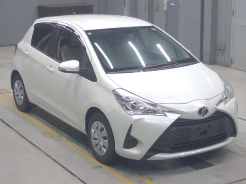 31753  TOYOTA VITZ  2017  