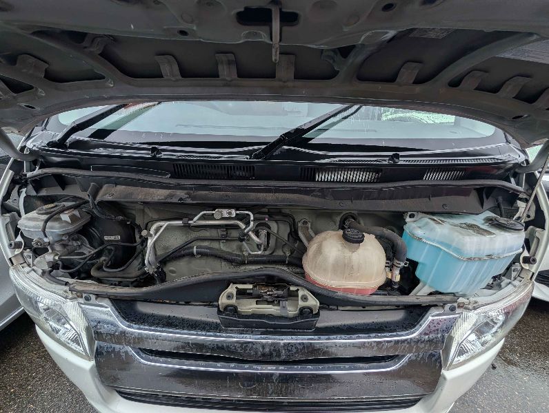  31759  TOYOTA HIACE  2018  