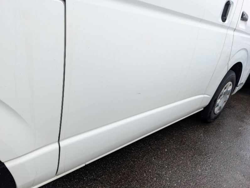  31759  TOYOTA HIACE  2018  