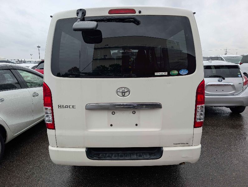  31759  TOYOTA HIACE  2018  