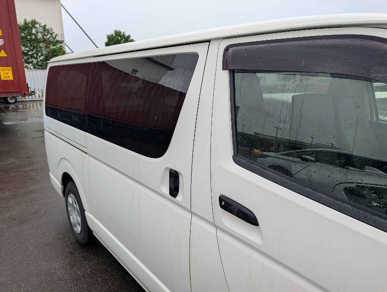  31759  TOYOTA HIACE  2018  