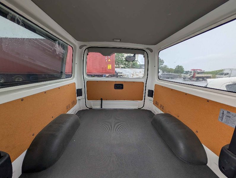  31759  TOYOTA HIACE  2018  