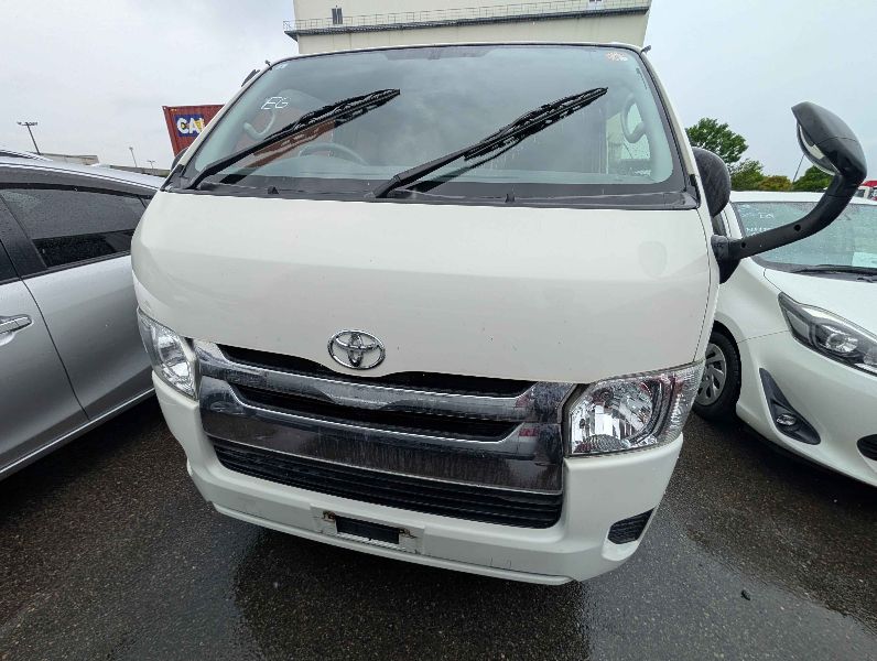  31759  TOYOTA HIACE  2018  