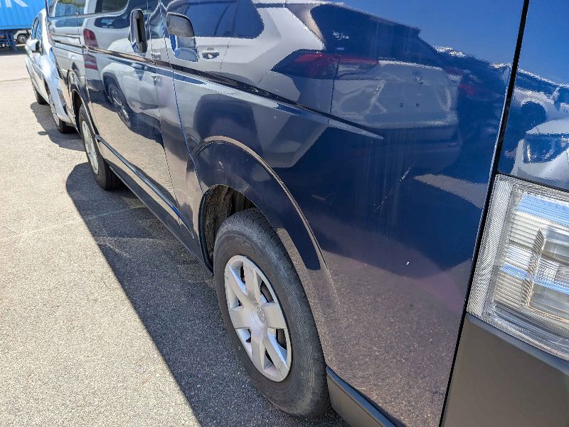  31792  TOYOTA REGIUS  2017  