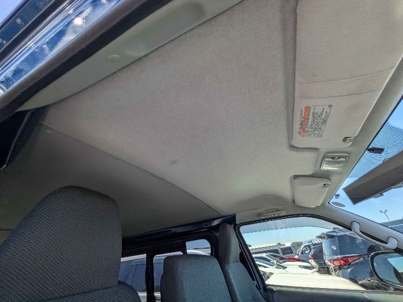  31792  TOYOTA REGIUS  2017  