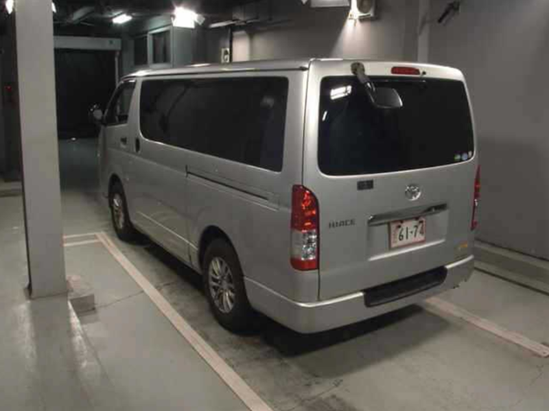  31805  TOYOTA HIACE  2018  