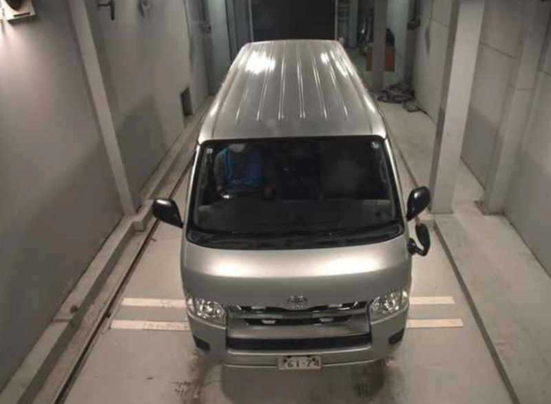  31805  TOYOTA HIACE  2018  