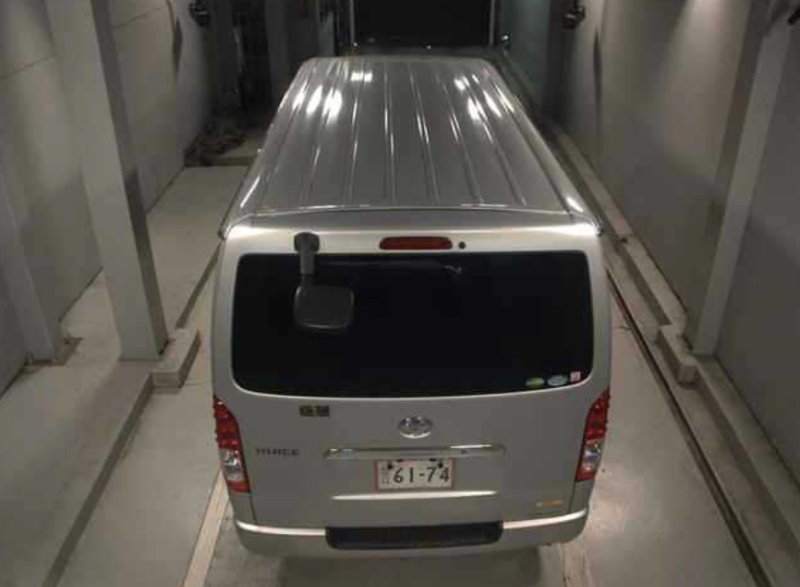 31805  TOYOTA HIACE  2018  