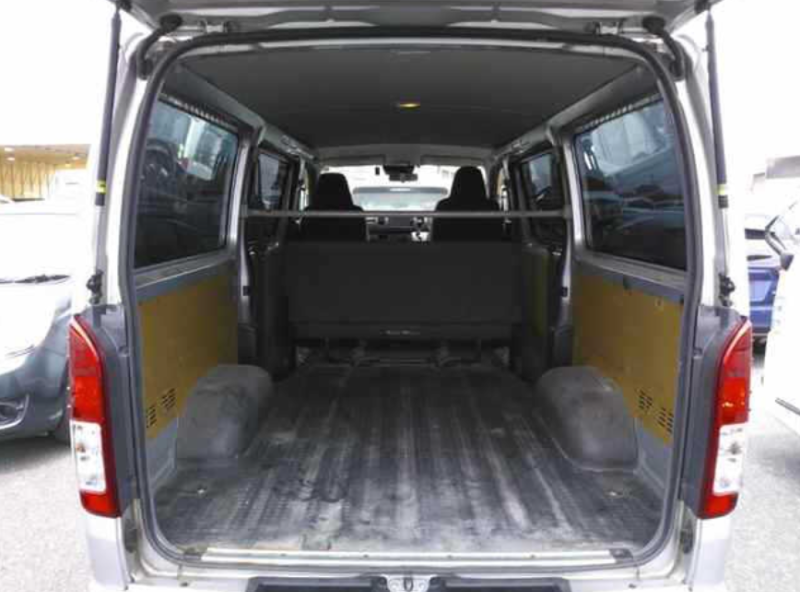  31805  TOYOTA HIACE  2018  