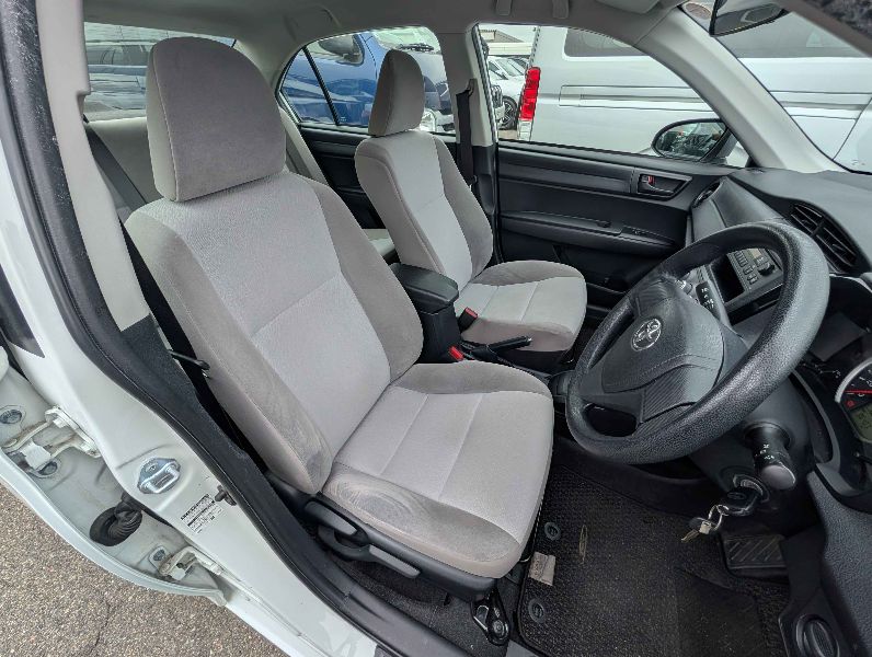  31816  TOYOTA COROLLA AXIO  2017  