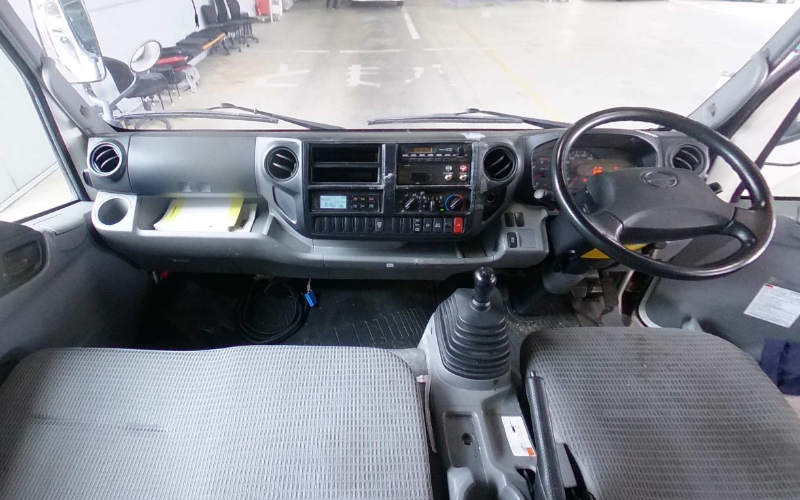  31827  HINO DUTRO  2016  