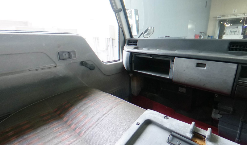  31828  MITSUBISHI CANTER  1988  