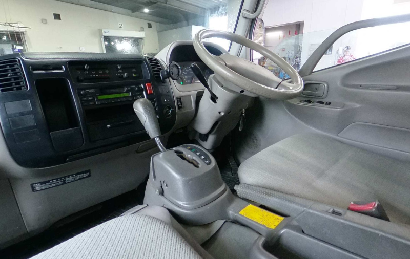  31830  TOYOTA DYNA  1999  
