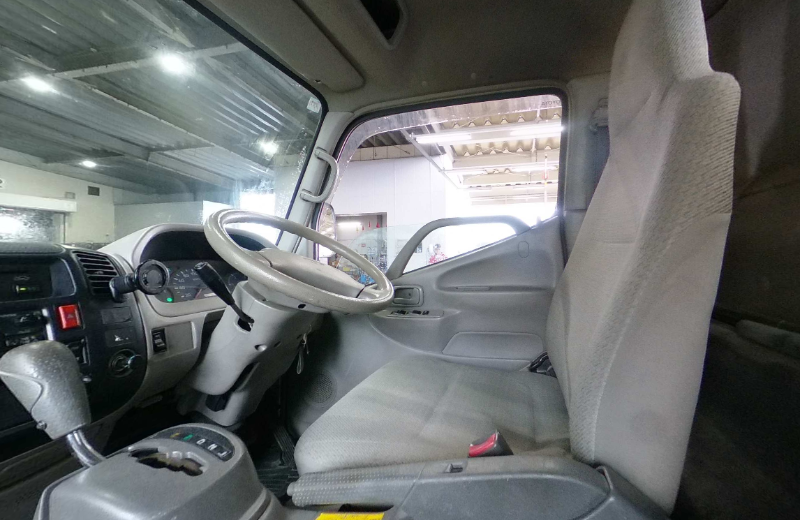  31830  TOYOTA DYNA  1999  