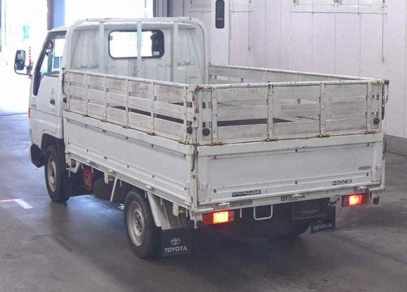  31843  TOYOTA HIACE TRUCK  1996  
