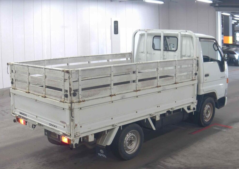  31843  TOYOTA HIACE TRUCK  1996  